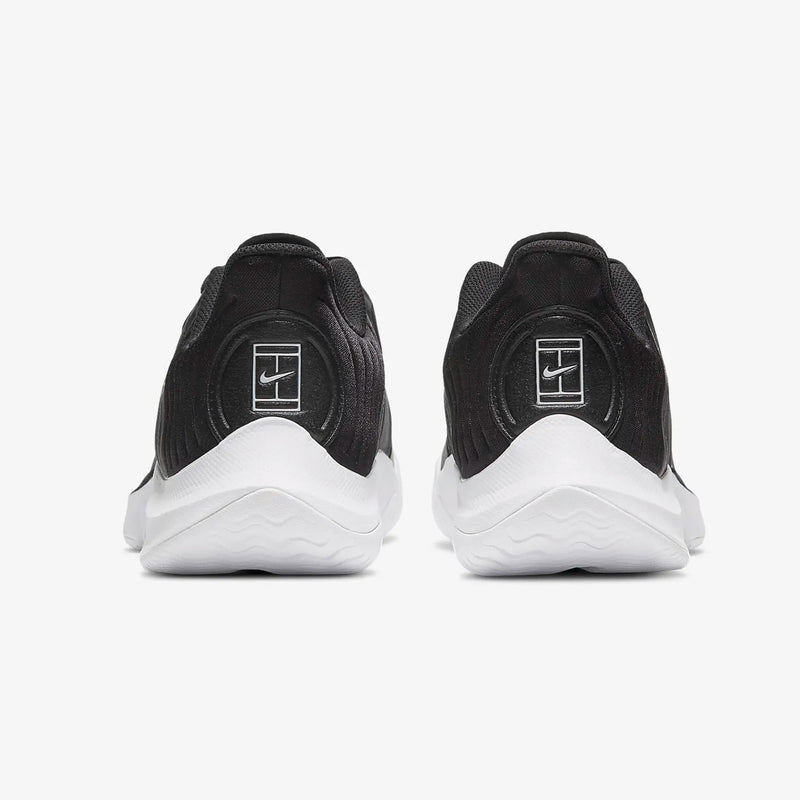 nike gp turbo hc black mens tennis shoe white hardcourt heel