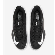 nike gp turbo hc black mens tennis shoe white hardcourt top view