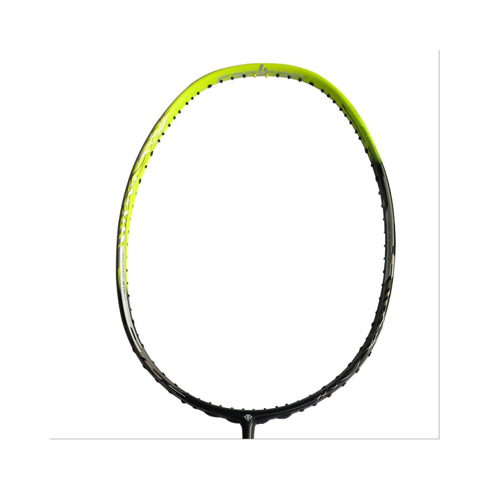 Carlton vapor trail 85 badminotn racquet offense style stiff shaft head heavy black and yellow colors close up of head